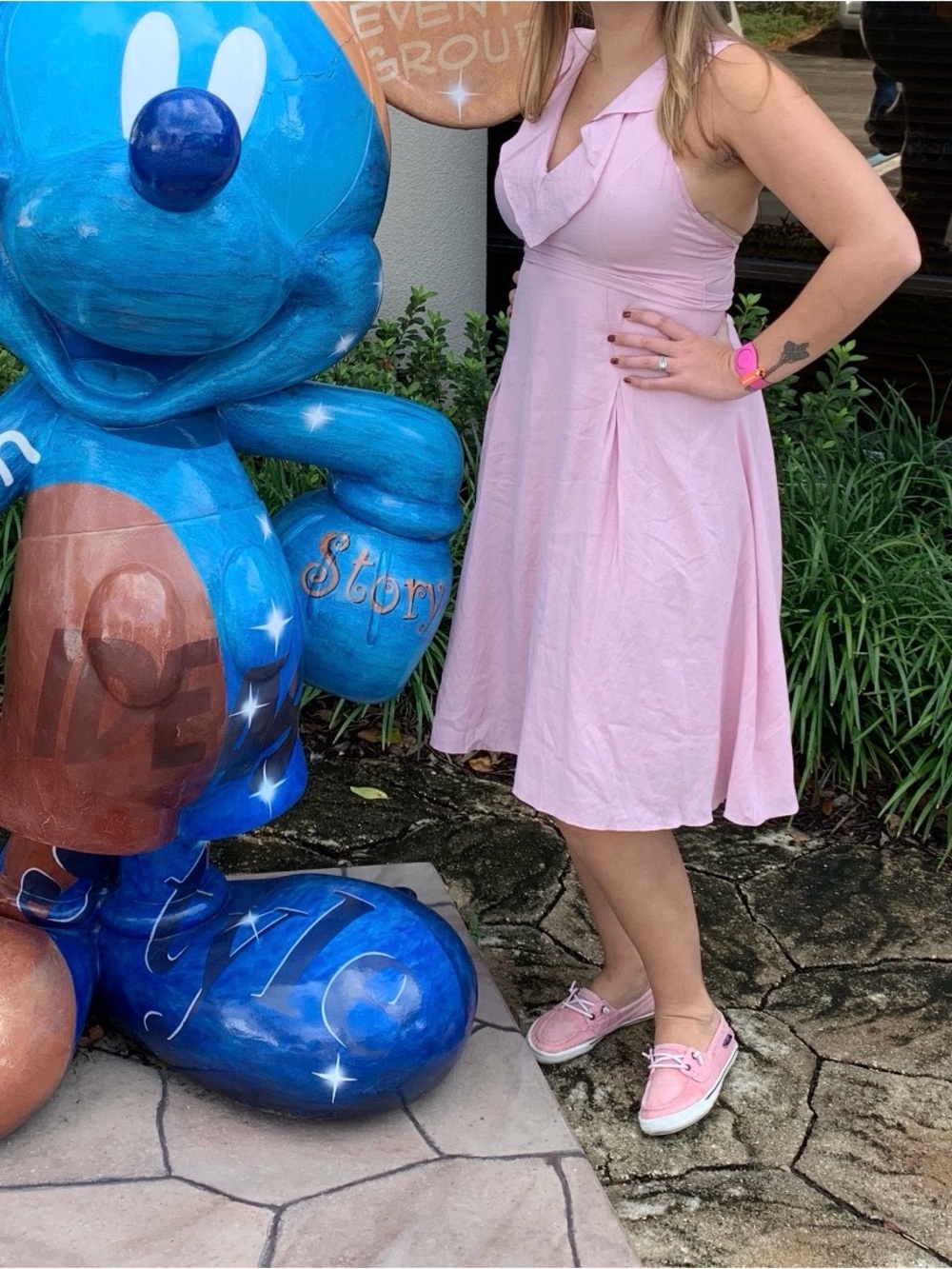 Fashion Nova Dusty Rose V-Neck Pleated Midi Dress